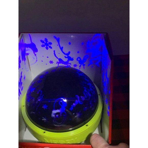 Dr. Seuss The Grinch LED Color Changing Lightshow Projector - Picture 6 of 12